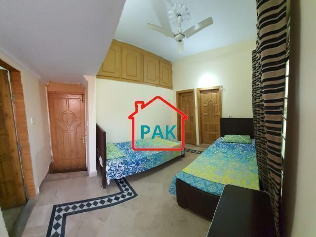 AC rooms available for girls in g-11 islamabad - 2