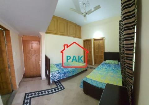AC rooms available for girls in g-11 islamabad - 2/8