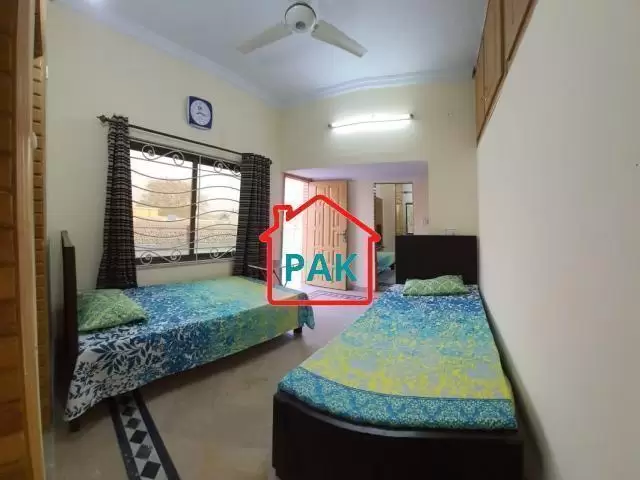 AC rooms available for girls in g-11 islamabad - 8/8