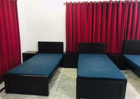 Fully furnished Rooms available for professional students and jobholders - 3/7