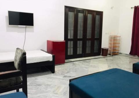 Fully furnished Rooms available for professional students and jobholders - 6/7