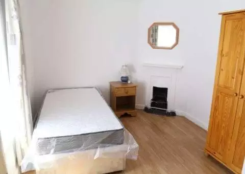 Ali's Boys Hostel Located in F10-1 Islamabad