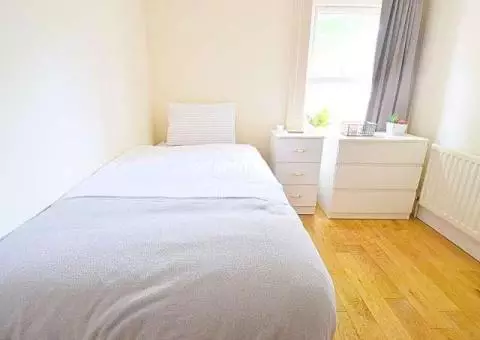 Al Mehdi Boys Hostel Located in G9-1 Islamabad