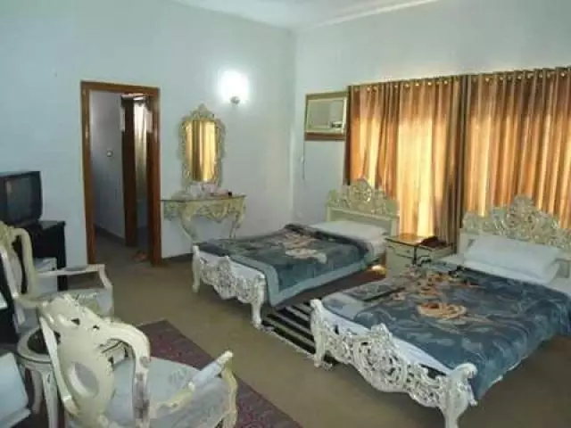 Pak home hostel near to University of Lahore (UOL) - Raiwind Road - 1/1