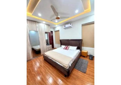 Brand New Kanal house Available for rent in phase 6 bahria Town Islama - 1/4