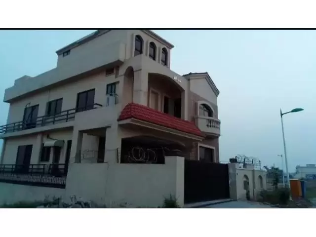 Bahria town phase 8, 10 Marla triple story house, 7 bed with attached - 3/6