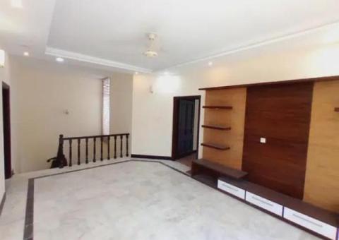 Well Renovated 4 Beds House For Rent In F7 - 1/4