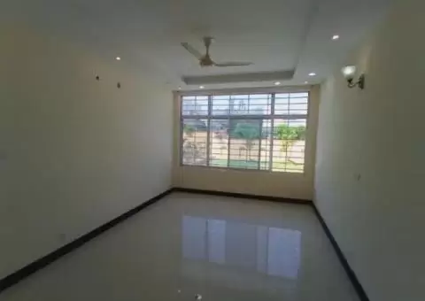 Well Renovated 4 Beds House For Rent In F7 - 3/4