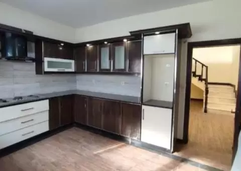 F-7 BEAUTIFUL LUXURIOUS HOUSE IS AVAILABLE FOR RENT - 1/3
