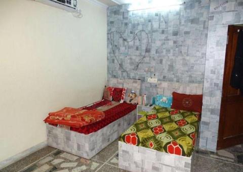 Girls hostel near arfa karim tower