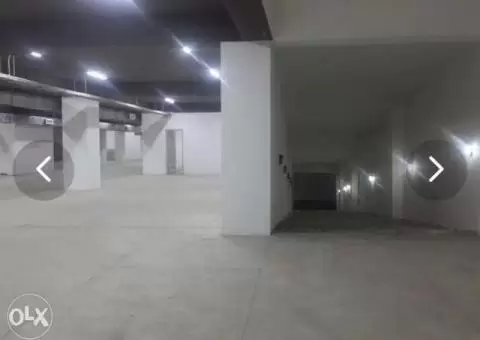 fully fortified  building huge parking - 2/12
