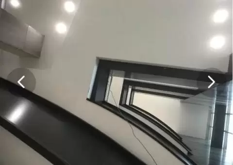 fully fortified  building huge parking - 8/12