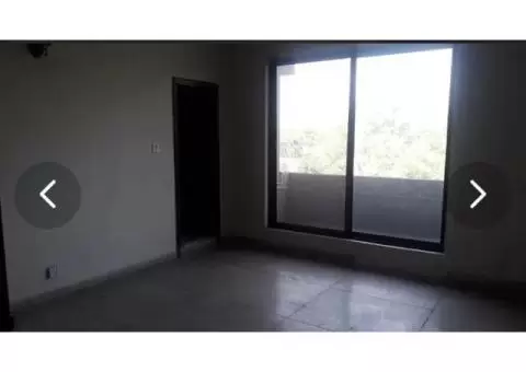 executive office at G-8 islamabad - 3/6