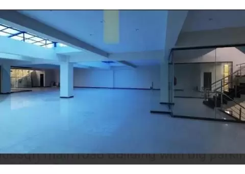 25,000 sqft main road building with big parking - 5/6