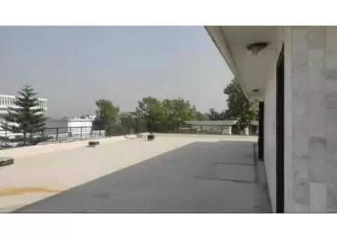 Girls Hostels in G-10 and G-9 best location at Main - 2/5