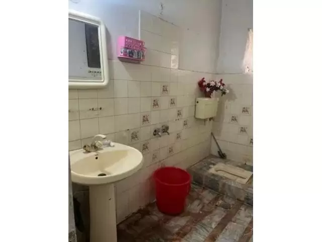 Furnished Room is available for paying guest - 3/4