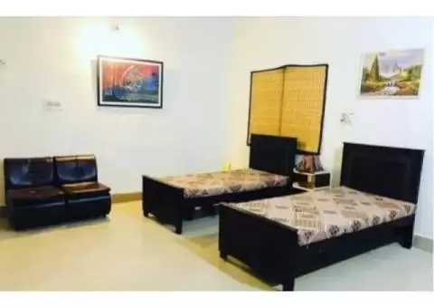 Girls Hostel Saddar - 1/5