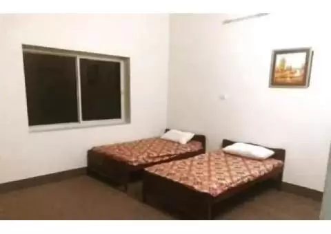 Girls Hostel Saddar - 2/5