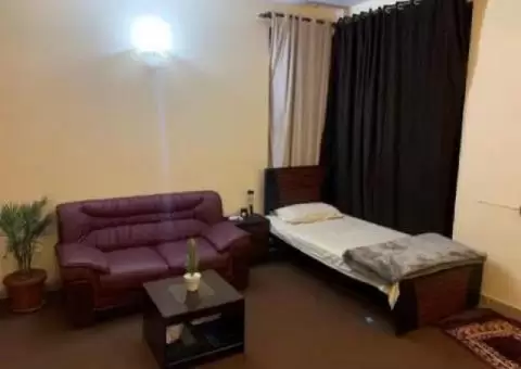 Boys Hostel - 3/5