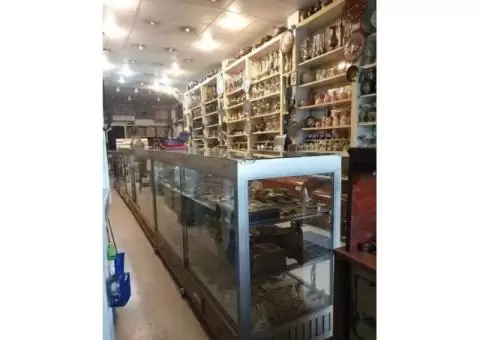 3 floor shop for rent saddar