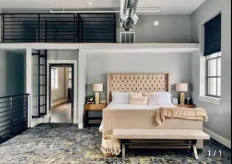 PineWood Girls Hostels - 1/3