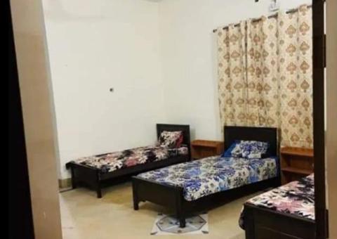 GIRLS HOSTEL,situated in g-11/4 - 7/13