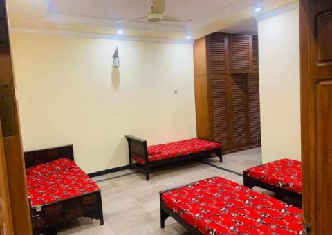 Boys hostel near to   burger king chaklala scheme 3 - 2/4