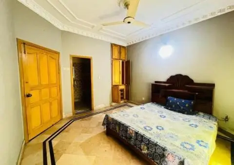 Room for females E-11/4 Islamabad Pakistan