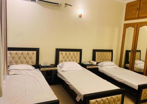 Girls hostel in Liaquatabad Karachi