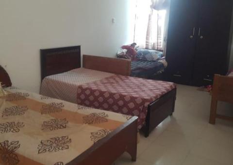 Girls hostel in Rashid Minhas Road, Karachi