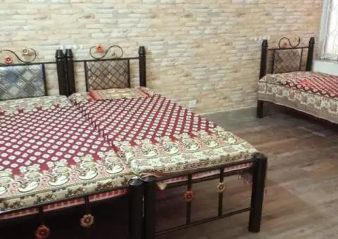 I-10 Girls Hostel – Safe & Affordable – WiFi & Mess Available