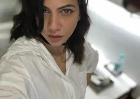 Escorts in Bahria Town Phase 8 - 2/3