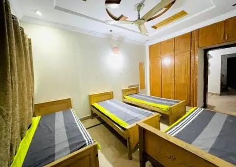 Asma Girls Hostel I-10 Islamabad – Near IIUI & FAST - 1/4