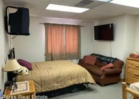 Al Furqan Girls Hostel Located in G10-4 Islamabad